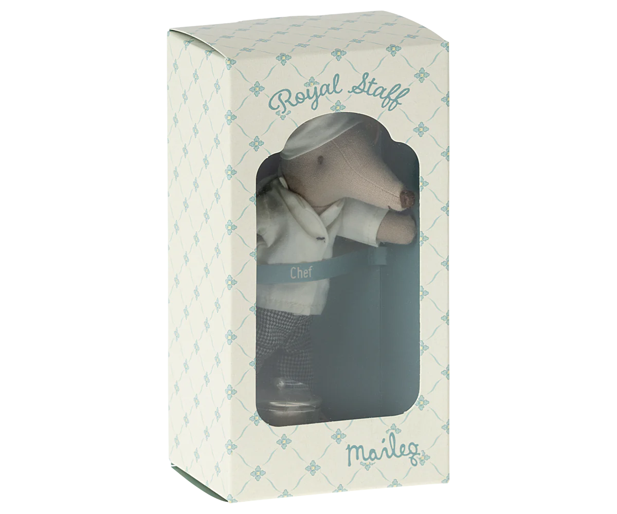 Souris chef de cuisine avec marmite et cuillère