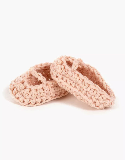 Ballerines en crochet pour poupée rose nude