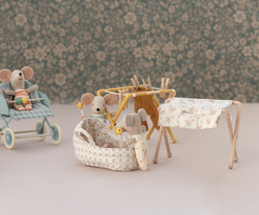 Table à langer pour bébé souris
