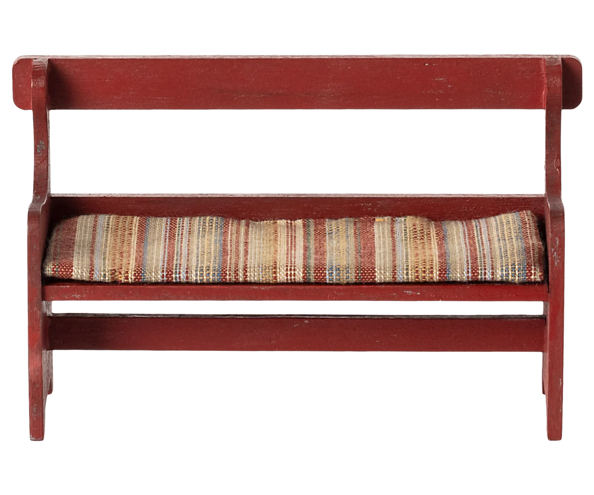 Banc en bois rouge pour souris