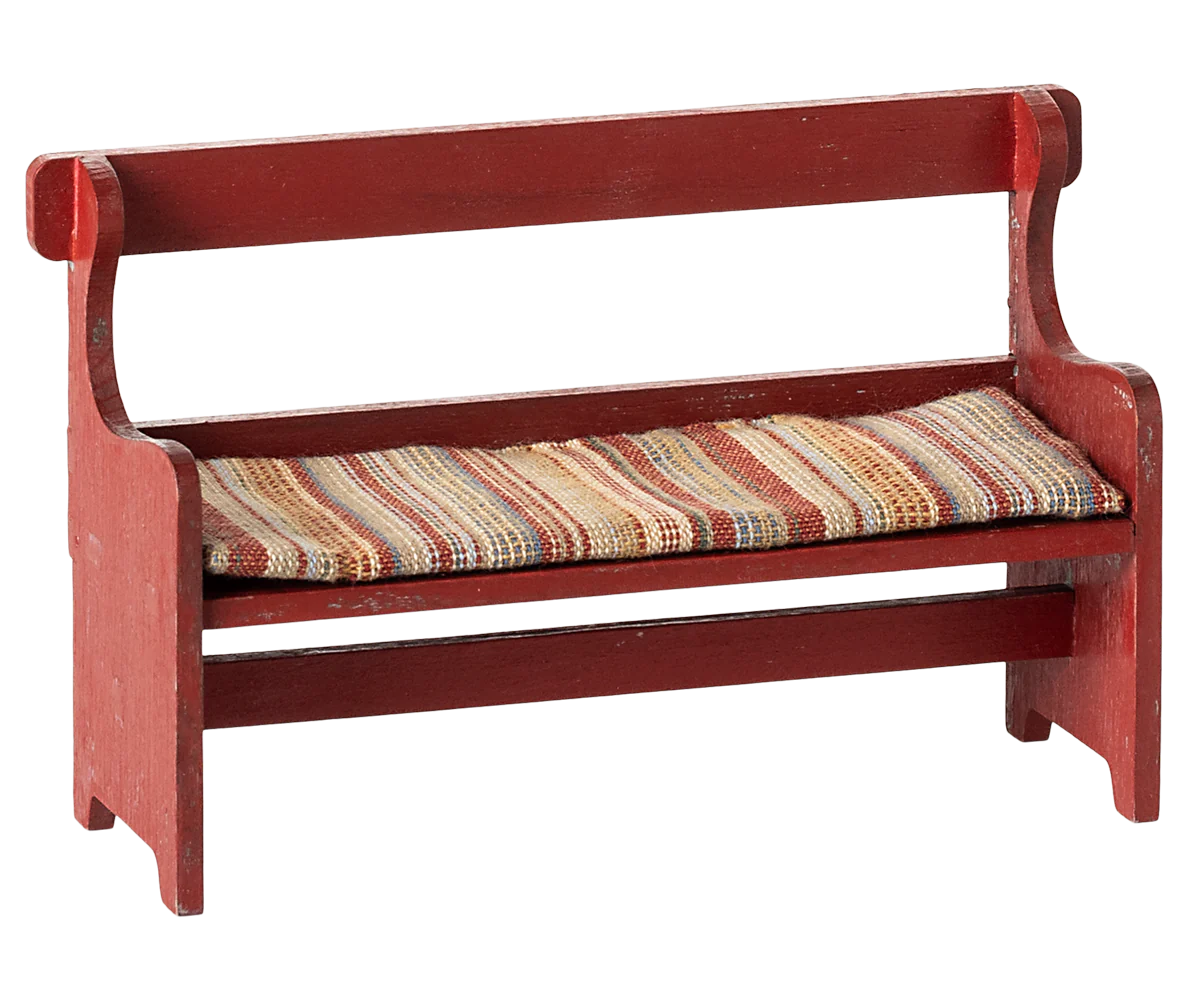 Banc en bois rouge pour souris