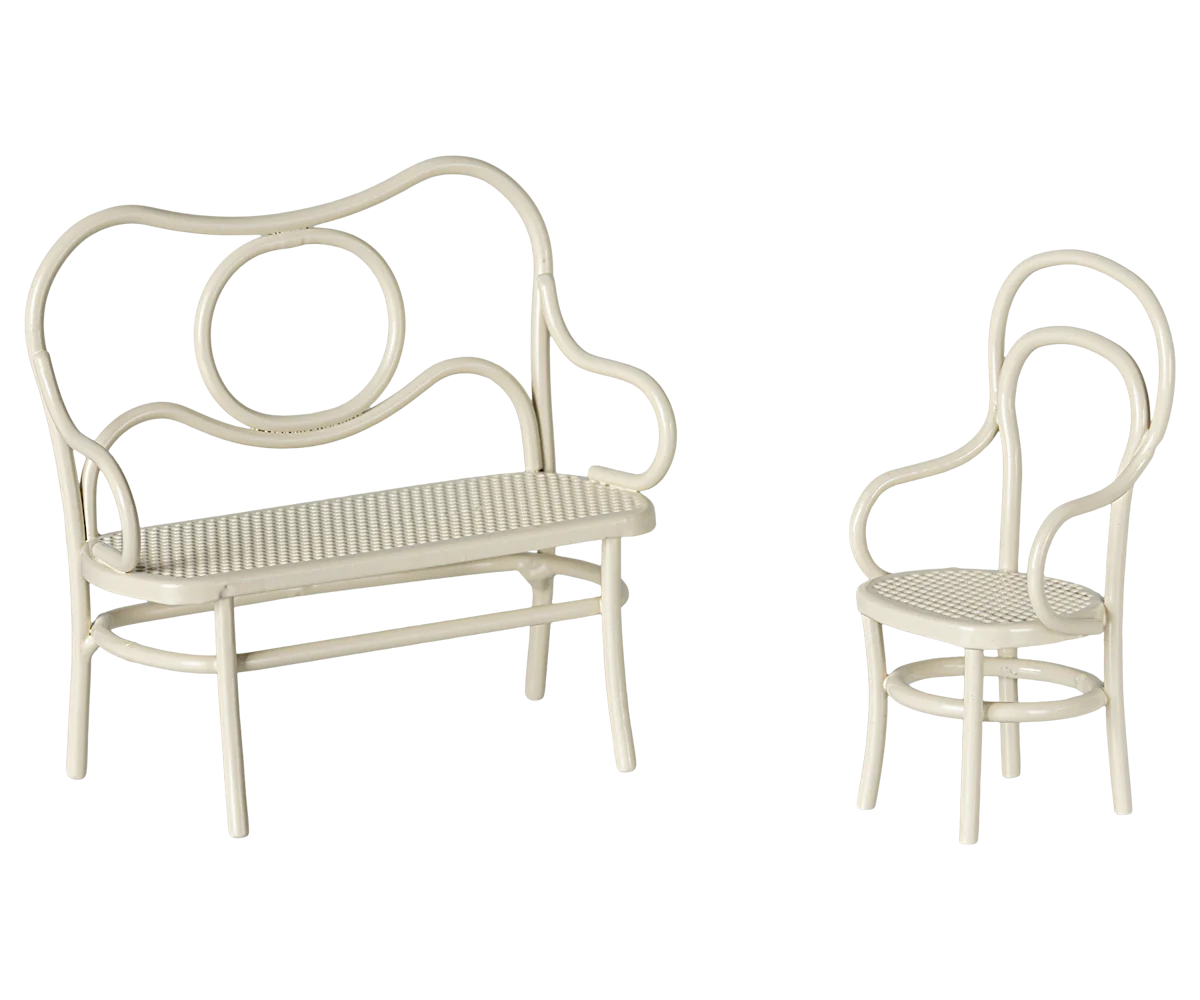 Ensemble table, banc et chaise blanc cassé