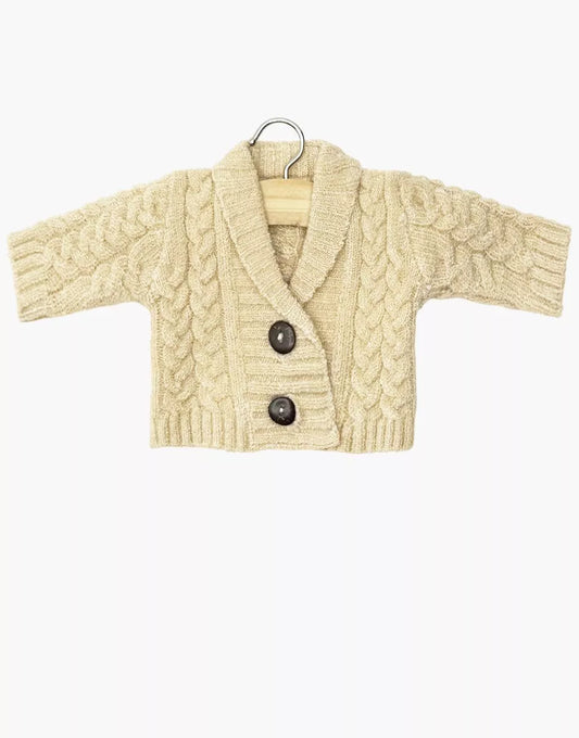 Gilet Gil en tricot crème pour poupée